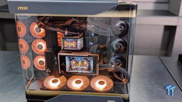 MSI's massive MEG MAESTRO 900R case weighs 33kg without any components