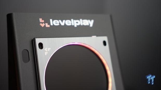 Levelplay's Newtro liquid cooler adds a turnable fan speed knob to your PC 3