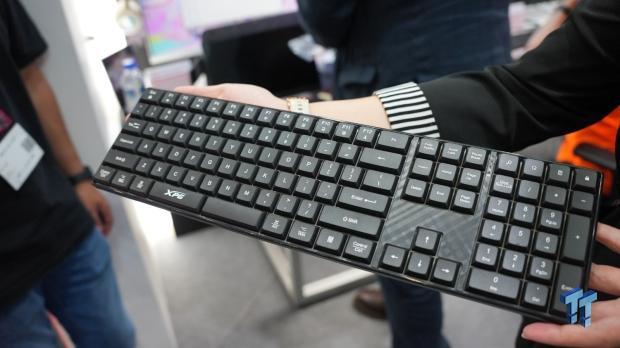 ADATA XPG unveils a supercapacitor keyboard: 30-seconds of charge = 1 day of use 1
