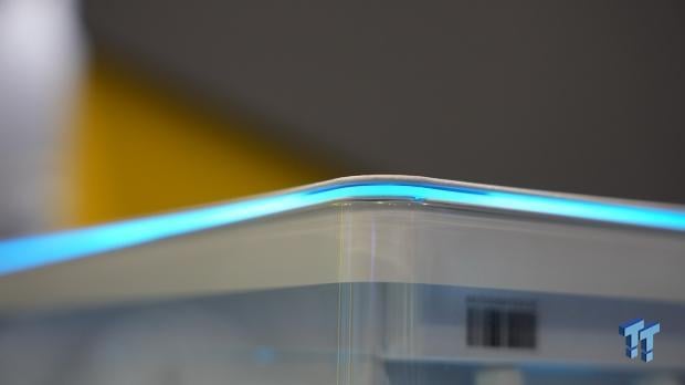 GAMDIAS unveils gorgeous curved glass PC case with a built-in action figure display stage 6