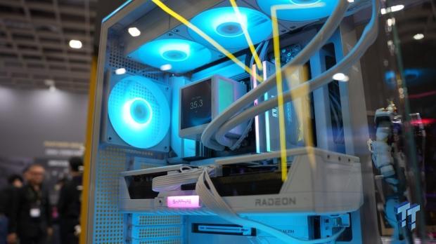 GAMDIAS unveils gorgeous curved glass PC case with a built-in action figure display stage 7