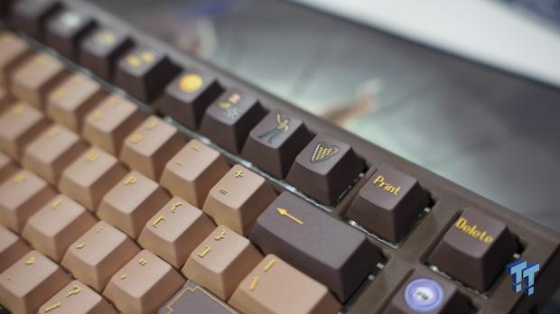 This Old School RuneScape-themed PC case and keyboard almost brought a tear to my eye 7