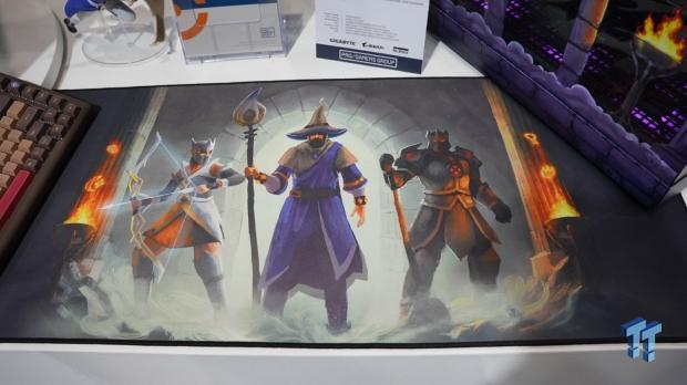 This Old School RuneScape-themed PC case and keyboard almost brought a tear to my eye 8