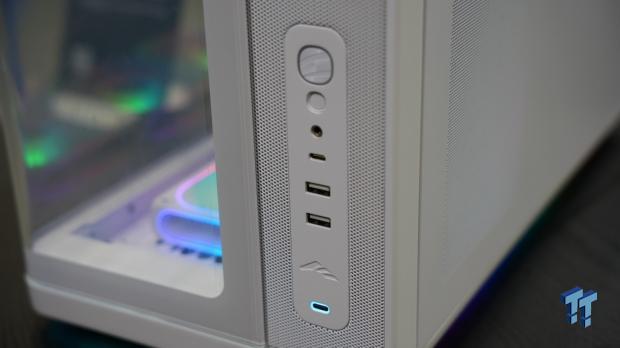 SAMA's Computex 2026 lineup includes a curved-glass case and AIO coolers with swappable screens 3