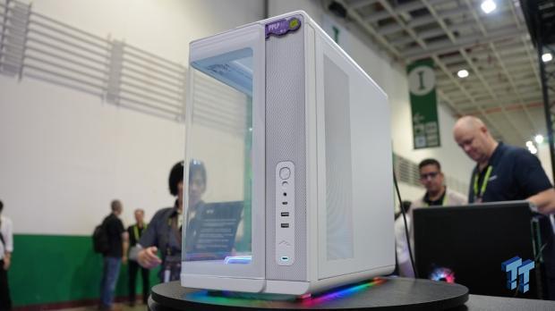 SAMA's Computex 2026 lineup includes a curved-glass case and AIO coolers with swappable screens 4