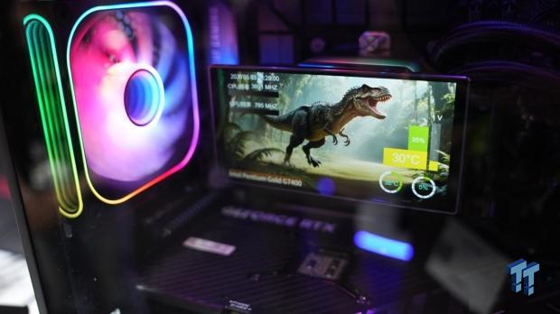 SAMA's Computex 2026 lineup includes a curved-glass case and AIO coolers with swappable screens 8