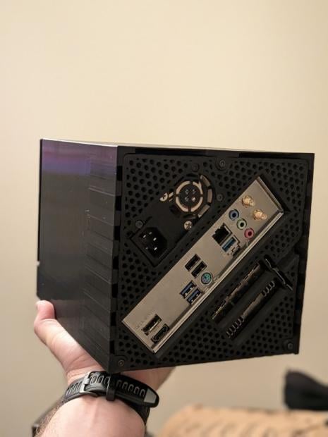 AMD engineer builds a Steam Machine competitor with a 3D printer, has an RTX 5060 inside 3