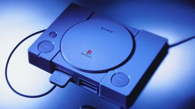 Modders upgrade the original PlayStation's RAM from 2MB to 16MB