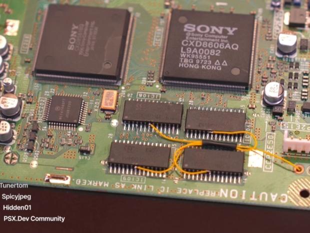 Modders upgrade the original PlayStation's RAM from 2MB to 16MB 2