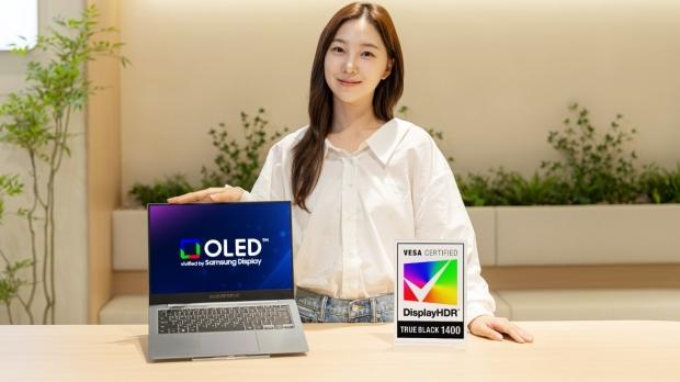 Samsung's new OLED panels for laptops push peak brightness to 1,600 nits, enough for a bright outdoors setting
