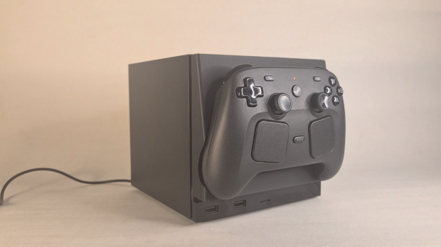 Modders create Steam Machine faceplate that charges the Steam Controller with its own magnetic puck