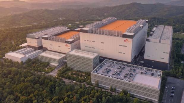 SK hynix approves $38.1 billion investment in two new fabs for AI memory supply 3