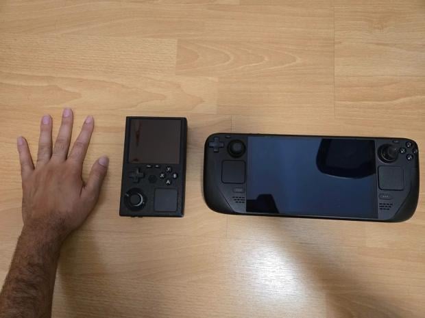 Modder crams Steam Deck hardware inside a GameBoy chassis, creating the SteamBoy 3