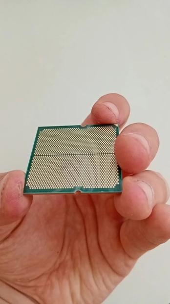 AMD Ryzen 7 7800X3D CPU burns and swells even after using AMD's updated BIOS 4