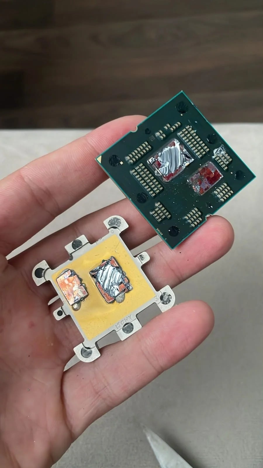 AMD Ryzen 7 7800X3D CPU burns and swells even after using AMD's updated ...