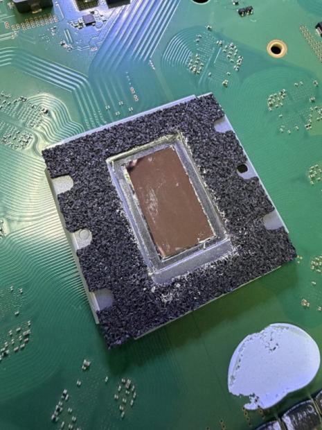 PS5 suffers from severe overheating after liquid metal eats into the heatsink 2