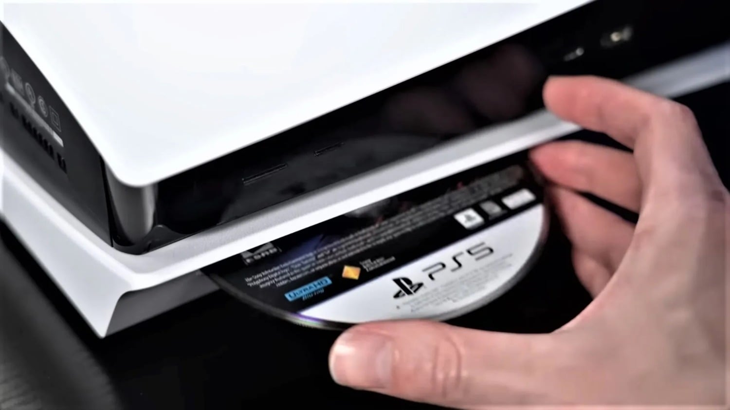 Killing physical discs will make digital games cheaper, according to a former Square Enix exec