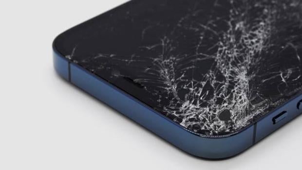 Apple's foldable iPhone could have the most expensive screen repair of any iPhone before it
