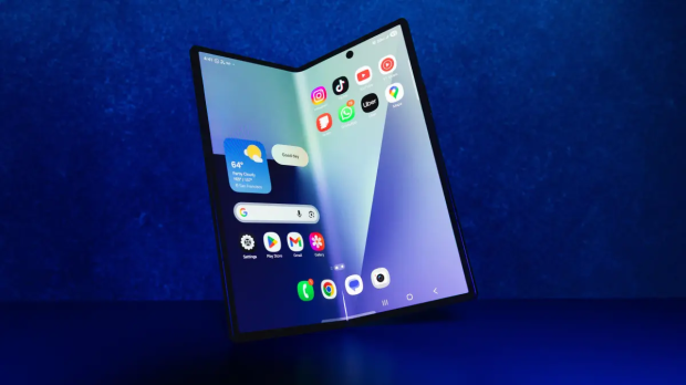 Apple's foldable iPhone could have the most expensive screen repair of any iPhone before it 3