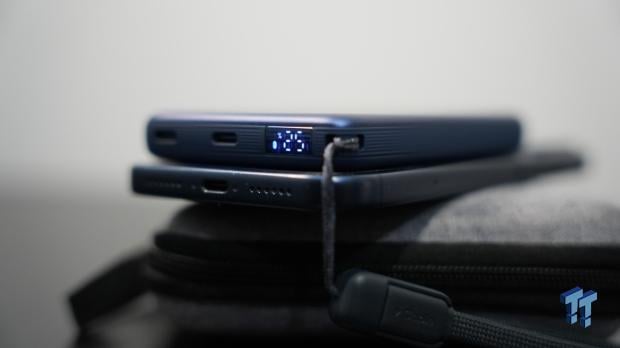 10,000mAh and 25W wireless charging have been squeezed into a 0.5-inch power bank 11