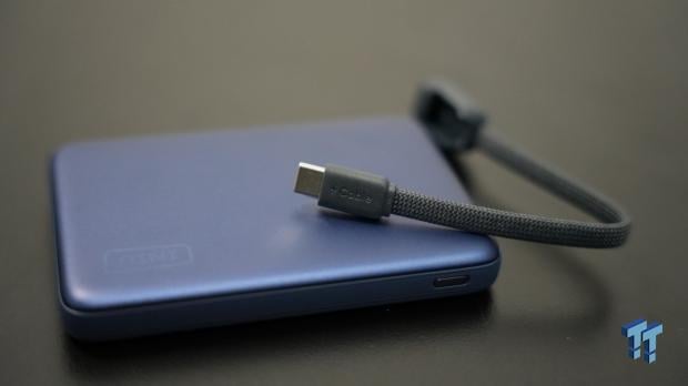 10,000mAh and 25W wireless charging have been squeezed into a 0.5-inch power bank 13