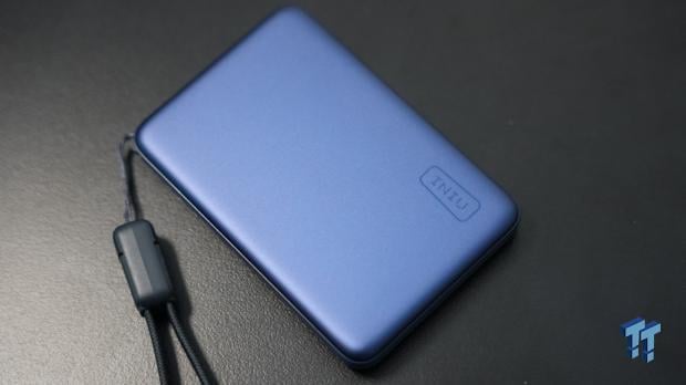 10,000mAh and 25W wireless charging have been squeezed into a 0.5-inch power bank 2