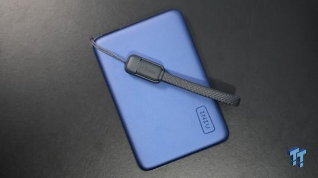 10,000mAh and 25W wireless charging have been squeezed into a 0.5-inch power bank 8