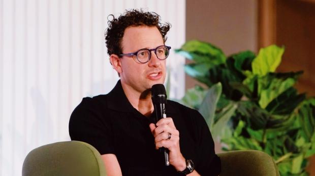 Anthropic CEO says it's time to 'slow the pace' of AI development, with Elon Musk and Sam Altman agreeing 1