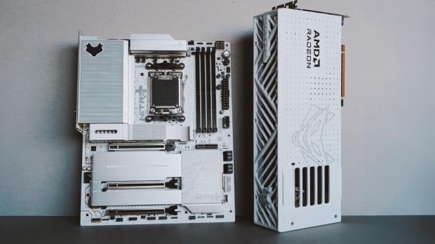 Sapphire PURE AMD Radeon RX 7700 XT GPU.