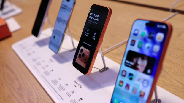 Hidden iOS code shows Apple testing an automatic anti-theft lock for iPhones 3