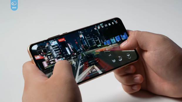 Qualcomm is reportedly building official drivers to bring PC game emulation to Android phones 2