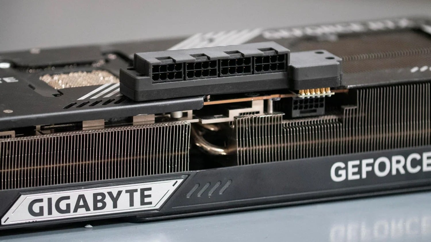 Quad 8-pin connector mod on RTX 5090 can run GPU at 600 watts without using the 12V-2x6 connector