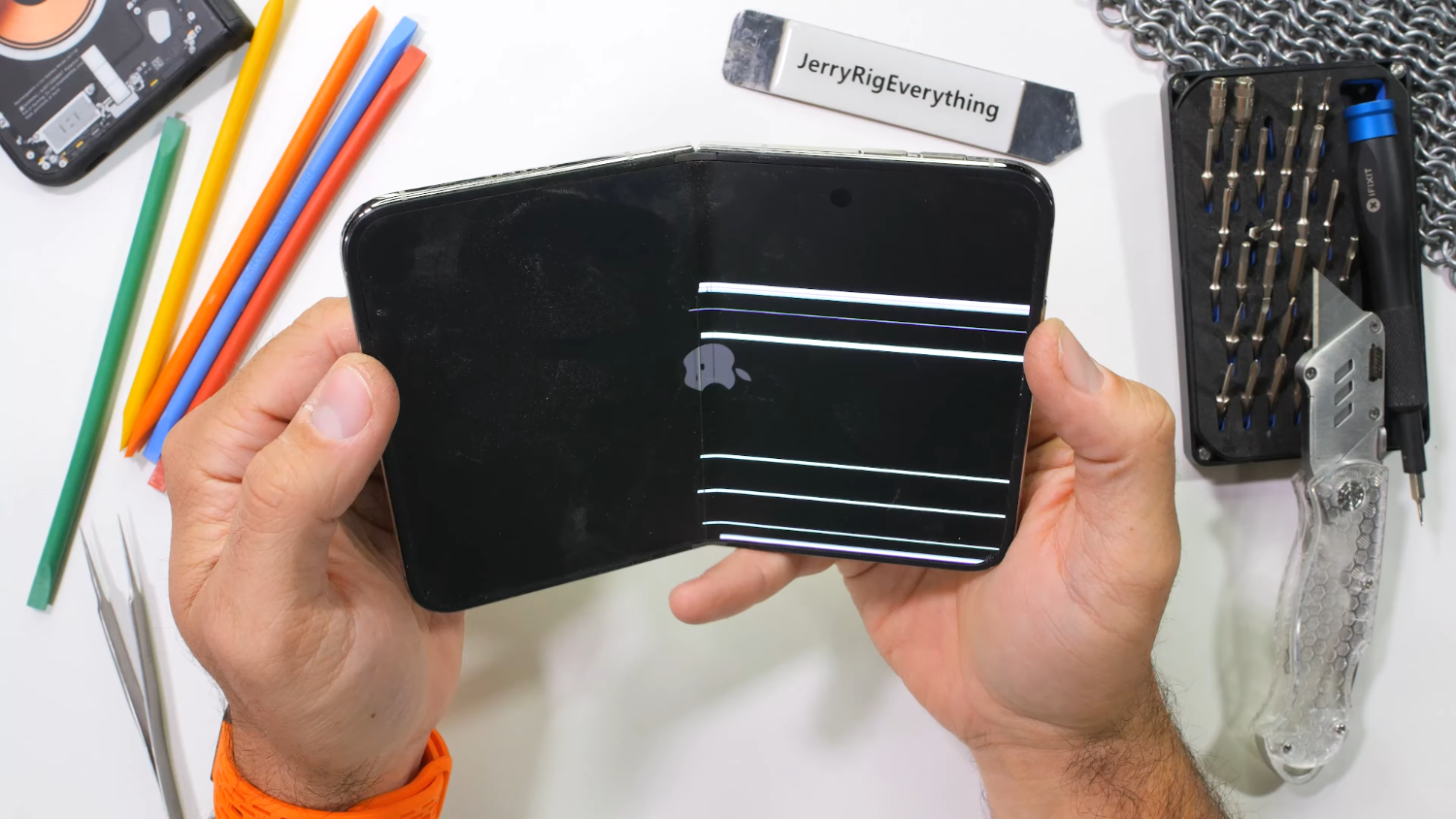 Apple iPhone Duo screens are being backstabbed and shattering, and it's Apple's fault not yours
