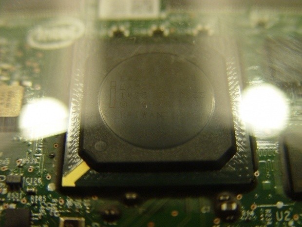 Open enlarged image Next Gen Intel / Hitachi Enterprise SSD Pictured, 535MB/s 03