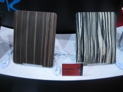 NavJack brings new high iPad cases to CES 005