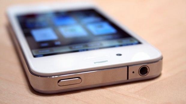 Open enlarged image White iPhone 4 Ships April 28th To Verizon & AT&T | TweakTown.com