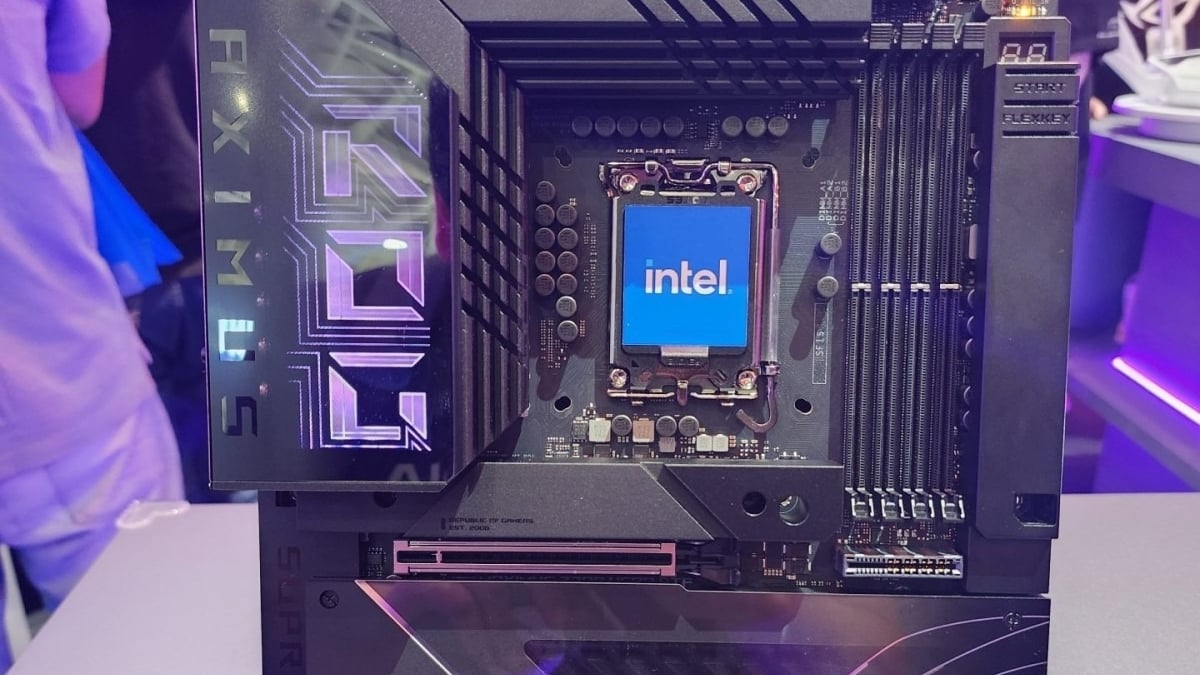 ASUS next-gen ROG Maximus Z890 Extreme motherboard spotted at US 