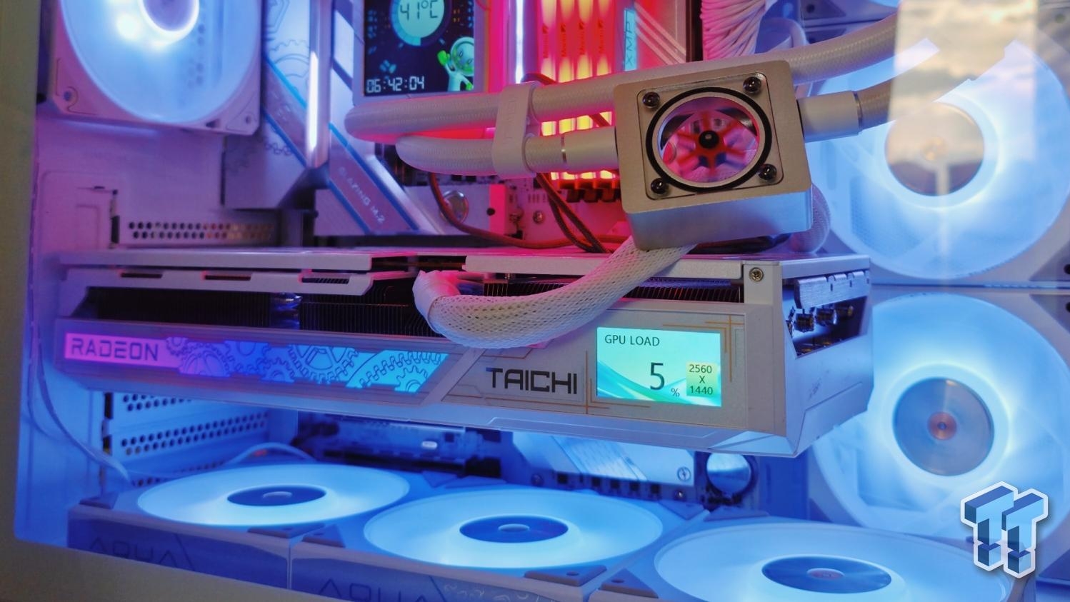 Hands-on with the new ASRock Radeon RX 9070 XT Taichi White 16GB