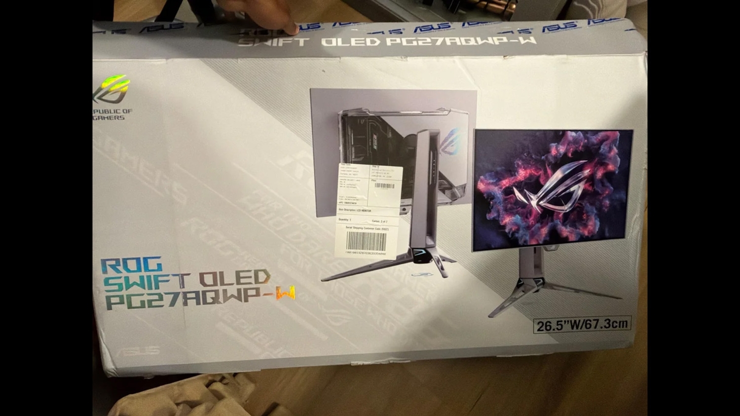 OLED buyer becomes victim of Amazon scam, receives broken 240Hz OLED screen instead of 540Hz OLED they initially ordered