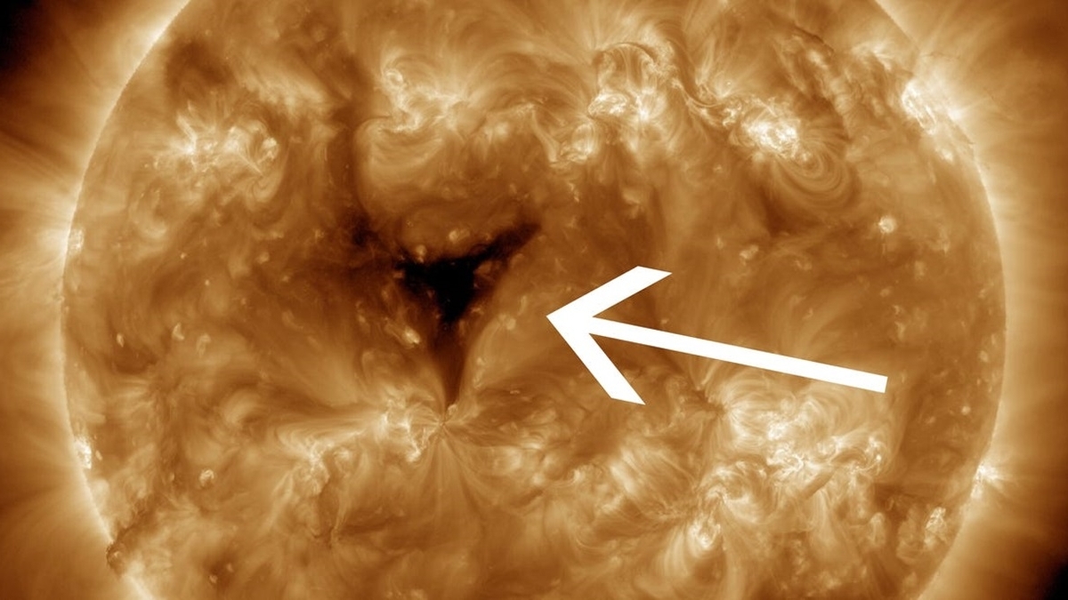 Scientists confirm the Sun's new monstrous hole is pointing directly at Earth