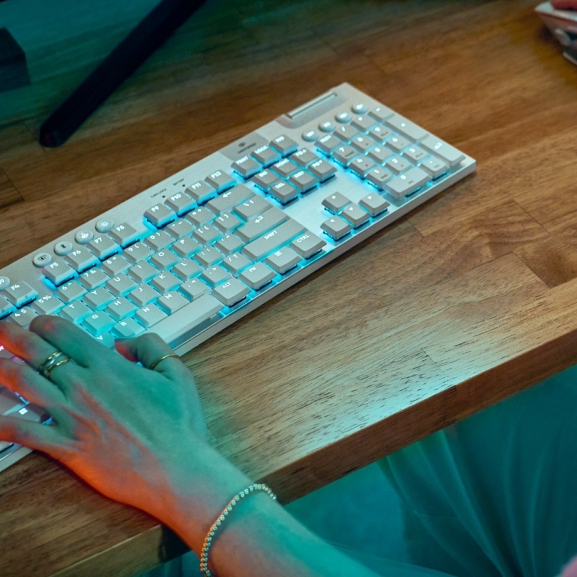 100531_logitech-g915-announced