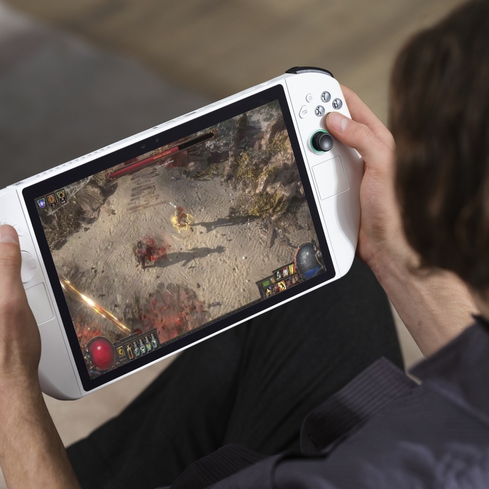 Abxylute preps its new 11-inch 3D gaming handheld powered by Intel