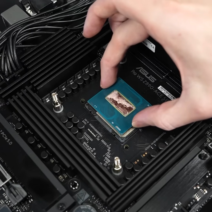 Core Ultra 7 270K Plus outperforms Ultra 9 285K in Cinebench R23