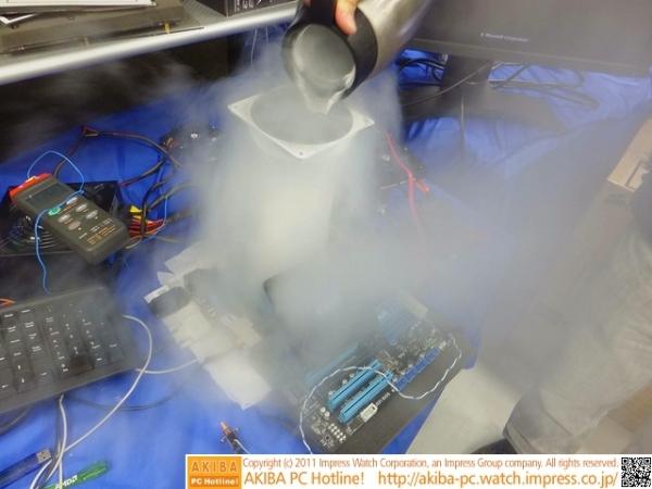 AMD Llano almost hits the magic 5GHz barrier w/ liquid nitrogen 04