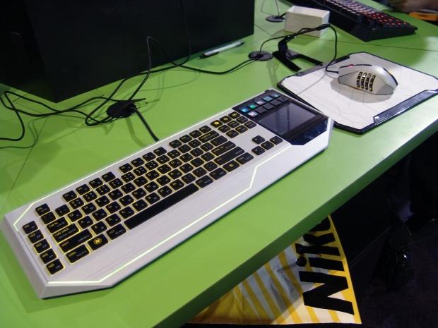 Razer has some cool new toys! Razer Blade and Project Fiona 03