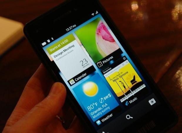 RIM shows off BlackBerry 10: sports gestures, smart keyboard and photo time-shifting | TweakTown.com RIM shows off BlackBerry 10: sports gestures, smart keyboard and photo time-shifting | TweakTown.com