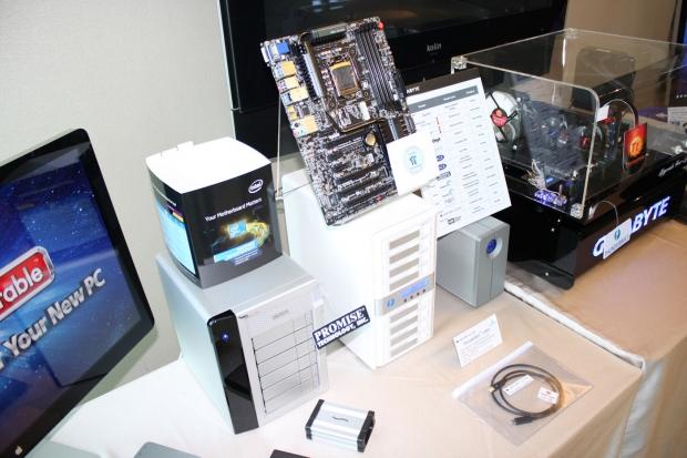 GIGABYTE bring first Thunderbolt motherboard via GA-Z77X-UP5 TH 02