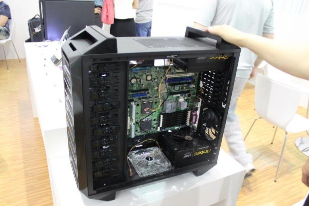 Antec unveils white-colored P280 case, as well as a sweet concept case 08