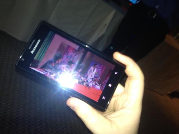Intel powered Lenovo K800 smartphone shows NFC and performance aplenty 01