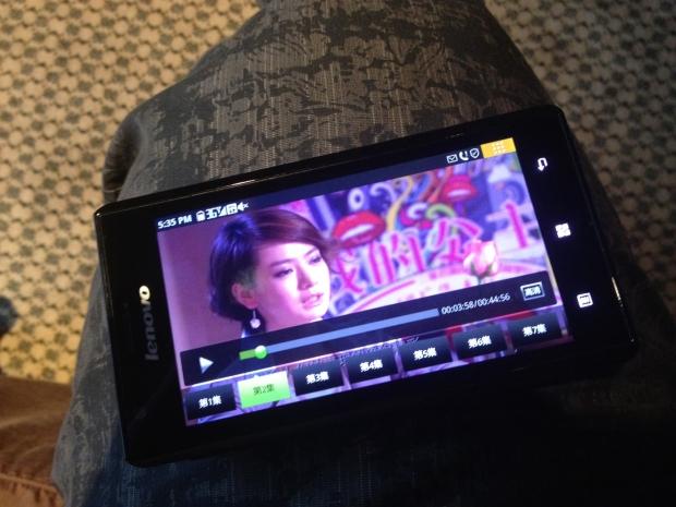 Intel powered Lenovo K800 smartphone shows NFC and performance aplenty 02